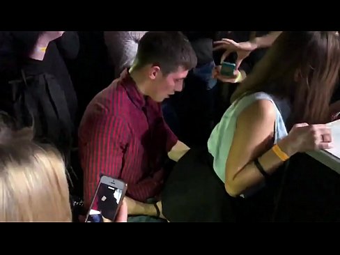 ❤️ Echter Sex in einem russischen Nachtclub. 18-jährige russische Mädchen in den Anus und Vagina gefickt in einem Nachtclub Porno bei de.freepornhdonlinegay.ru ﹏